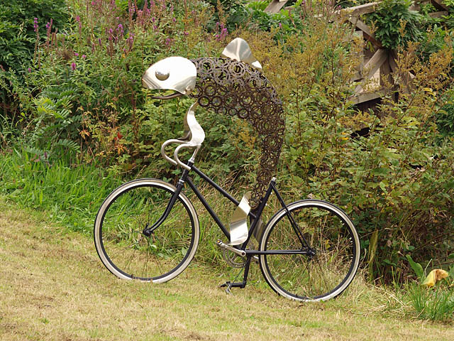 http://www.srgc.org.uk/wisley/2008/100908/Fish%20on%20a%20Bicycle.jpg