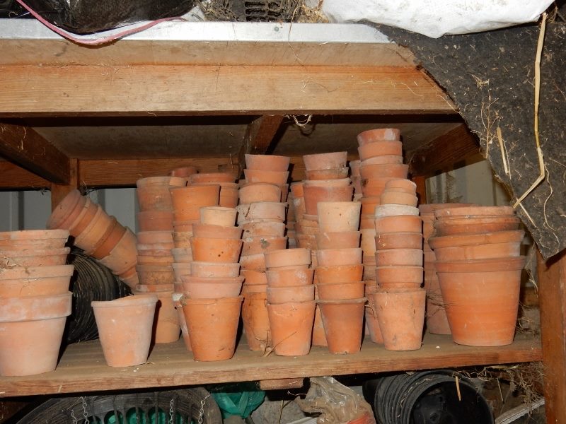 Offer made of clay pots - Doune -Callander area of Scotland 578346-0